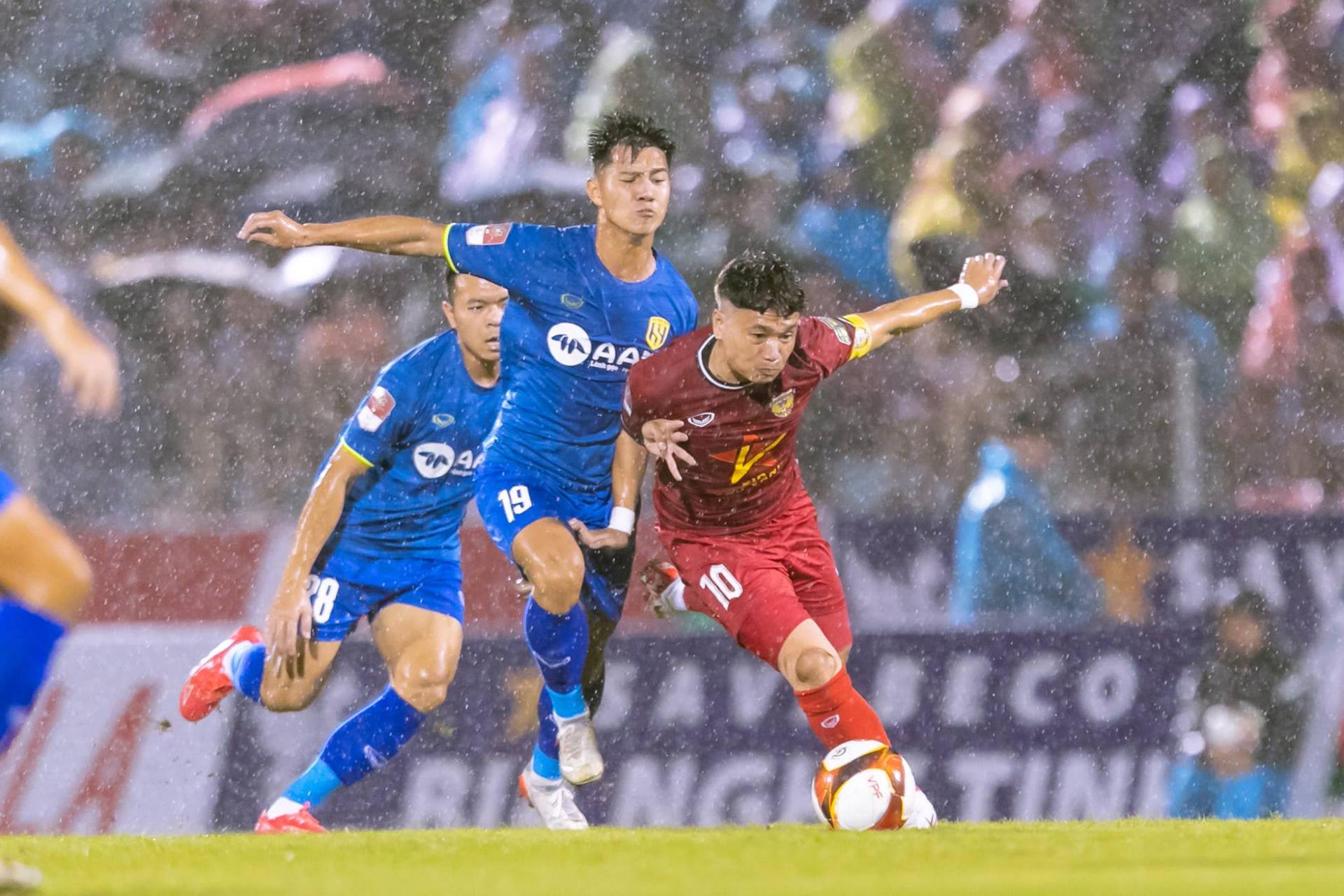 VIDEO bàn thắng HL Hà Tĩnh vs SLNA: 1-1 (Vòng 2 V.League 2023/24)