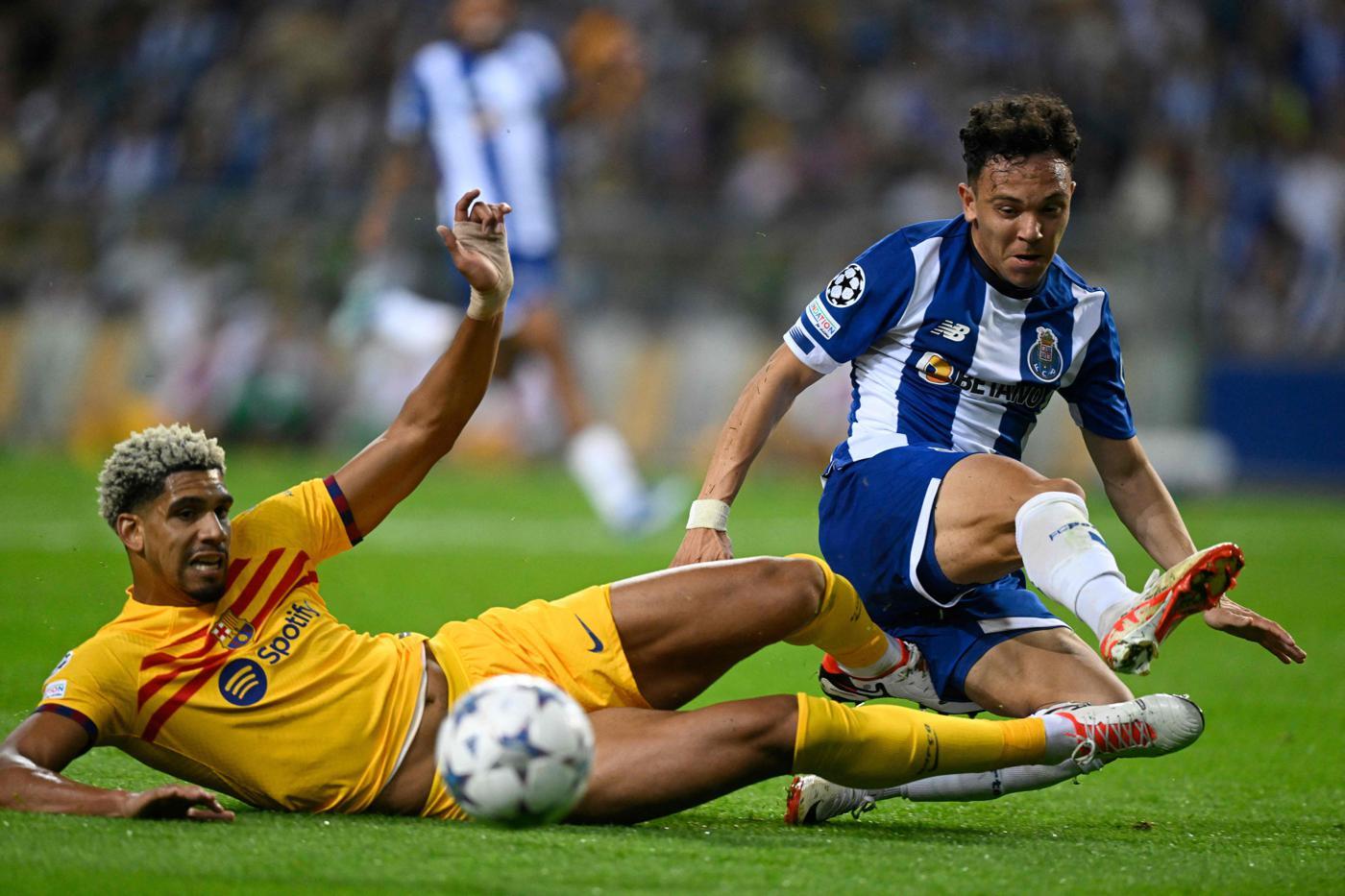 VIDEO bàn thắng Porto vs Barca: 0-1 (Vòng bảng Champions League 2023/24)