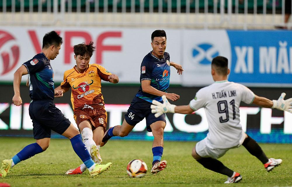 VIDEO bàn thắng LPBank HAGL vs Bình Định: 0-1 (Vòng 23 V.League 2023/24)