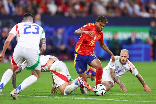 Tây Ban Nha 1-0 Italia: Chỉ mình Donnarumma là không đủ