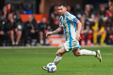 Messi nguy cơ lỡ trận tứ kết Copa America